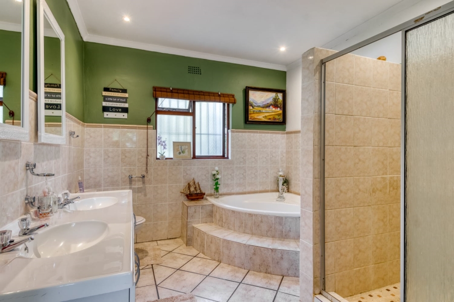 10 Bedroom Property for Sale in Montclair Western Cape
